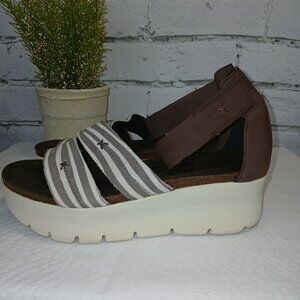 OTBT MONTAUK PLATFORM SANDALS WOMENS SIZE 7, TAPIOCA COLOR,  VERY GOOD CONDITION